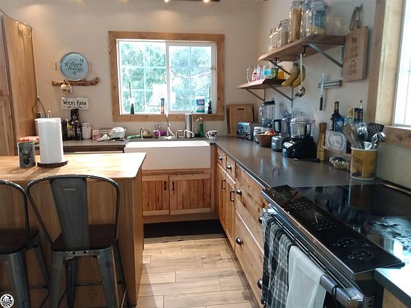 4th image of 23959 Redwood Dr