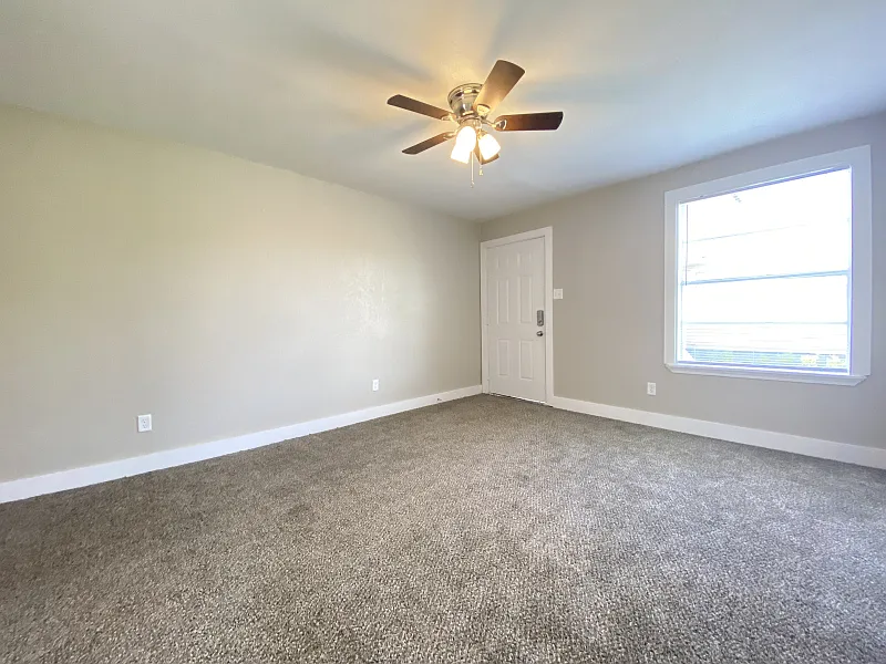 2 bed, 810 sqft, $875 — Photo 2