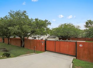 8500 Wateka Dr, Houston, TX 77074
