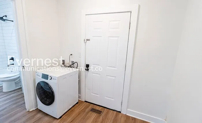 3646 Crompton St — Photo 17