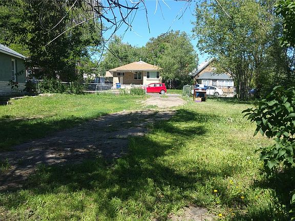 5th image of 3818 S Knox Ct