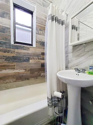 Rented by Sunshine Management Group, LLC | media 8