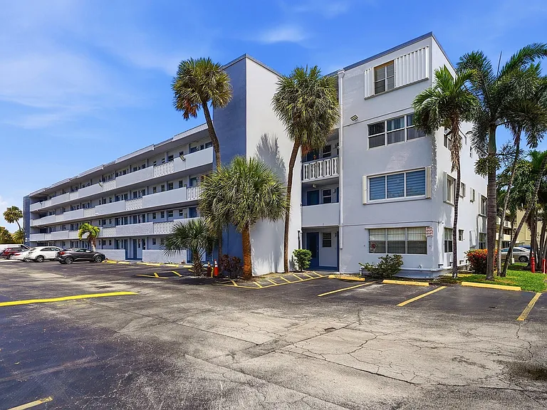 1333 E Hallandale Beach Blvd #335 — Photo 25
