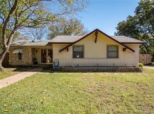 108 S Valley St, Red Oak, TX 75154