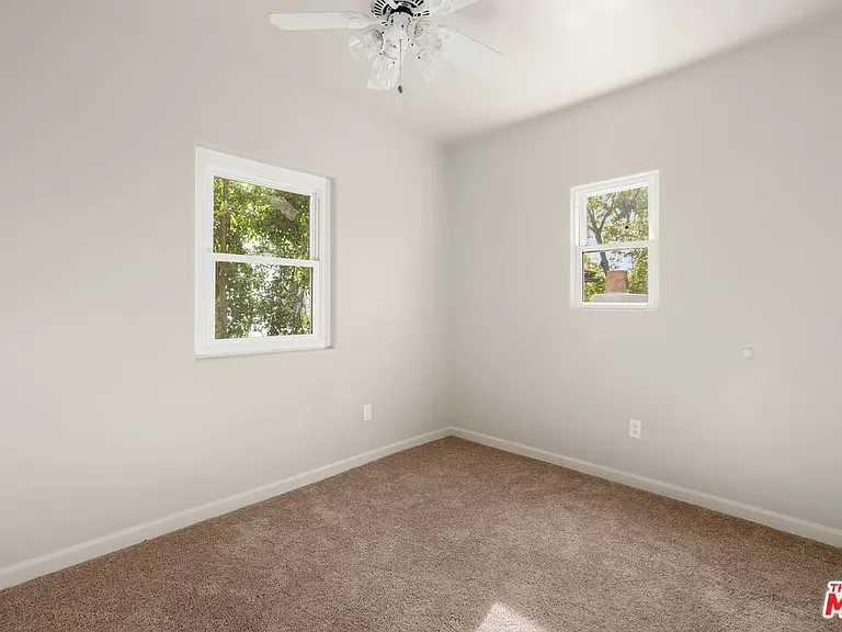 120 S Poinsettia Pl — Photo 20