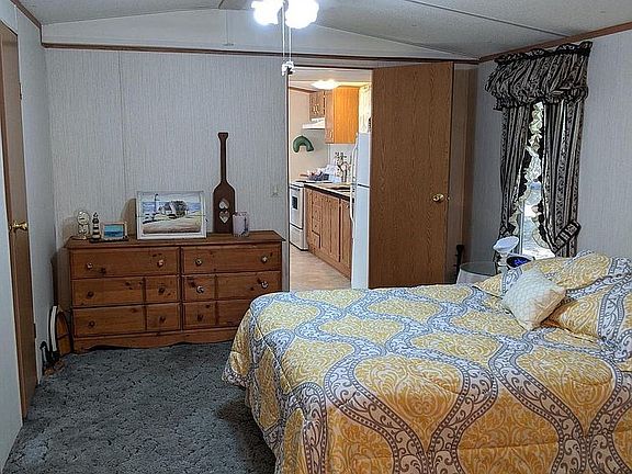 3rd image of 111 Idlewood Dr