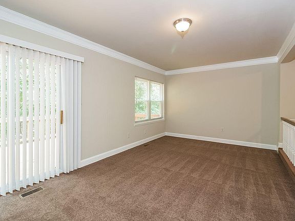 5th image of 18837 Summer Oak Ct