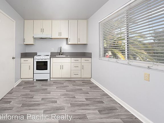 4th image of 21825 Thelma St #5
