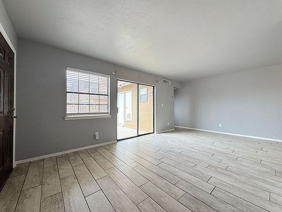 3rd image of 10822 Ivanhoe Dr APT B