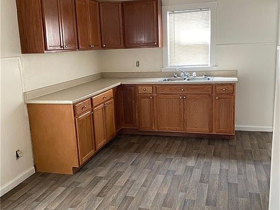 4th image of 1005 Leland Ave