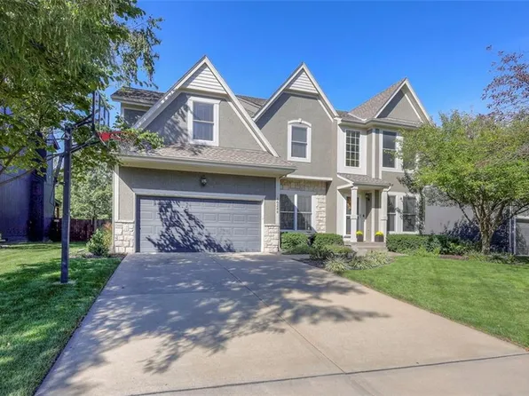 16288 S Lennox St, Olathe, KS 66062