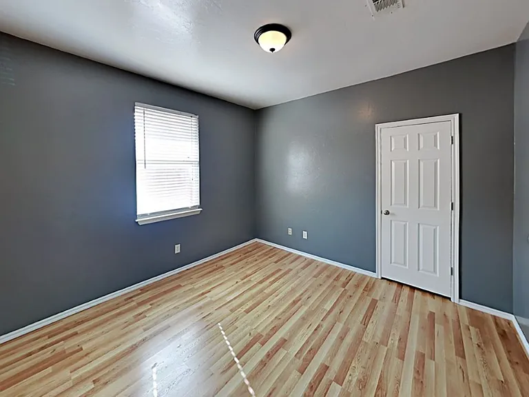 1713 W Palm Pl — Photo 9