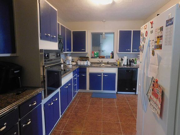 4th image of 605 Hillcrest Dr