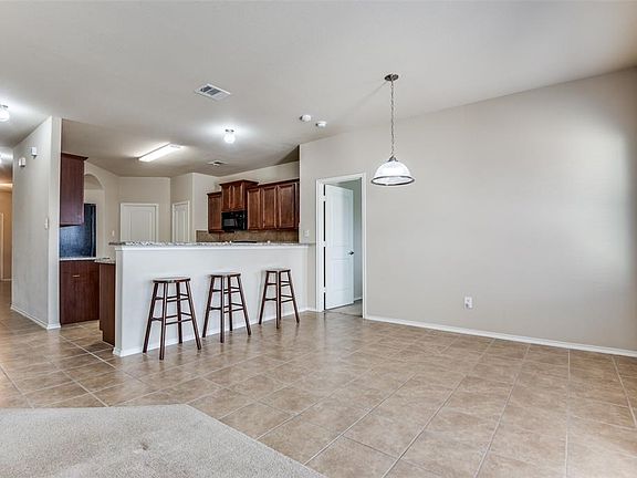 4th image of 2537 Slalom Dr