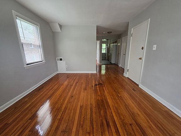 5th image of 429 Burbank St SE #4