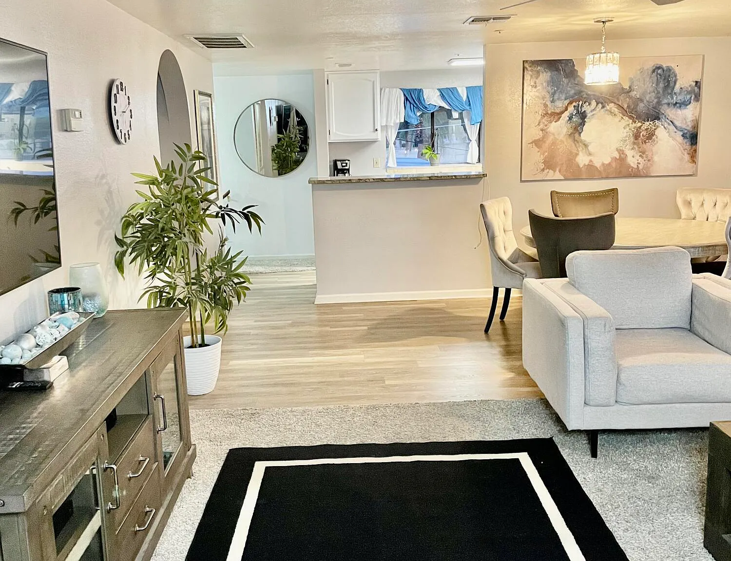 2 bed, 2.0 bath, 1200 sqft, $1,750 — Photo 4