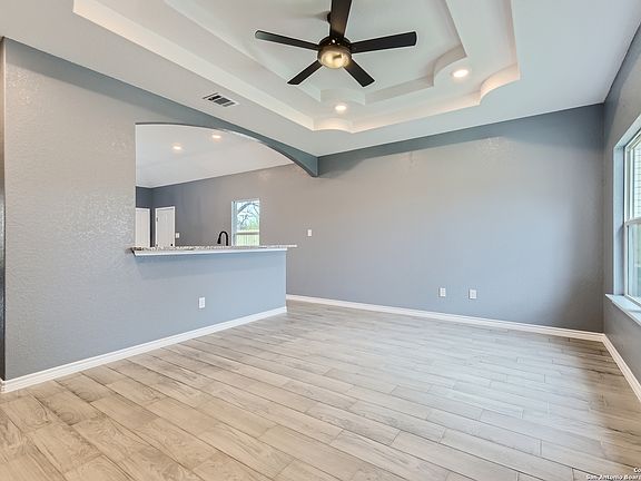 5th image of 3519 W TRAVIS ST
