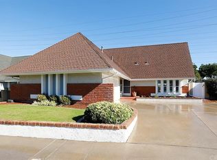 19062 Plum Tree Ln, Huntington Beach, CA 92646