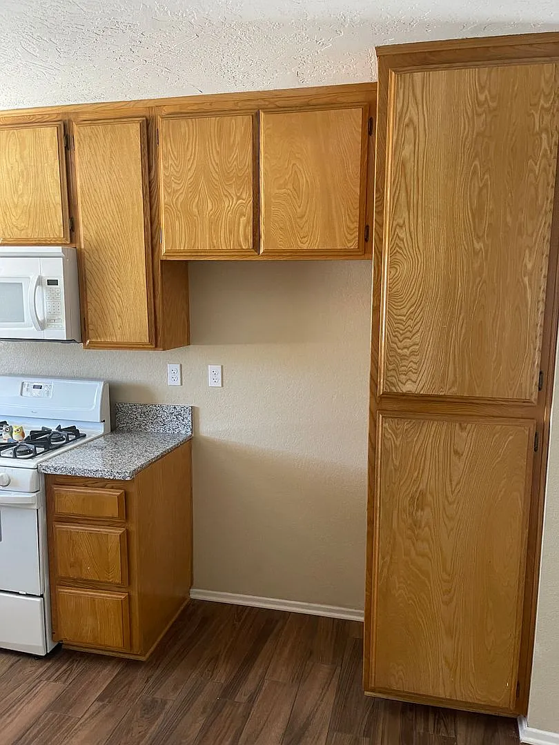 16180 Muni Rd. — Photo 4