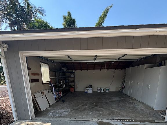 3rd image of 823 Oakwood Ave #1
