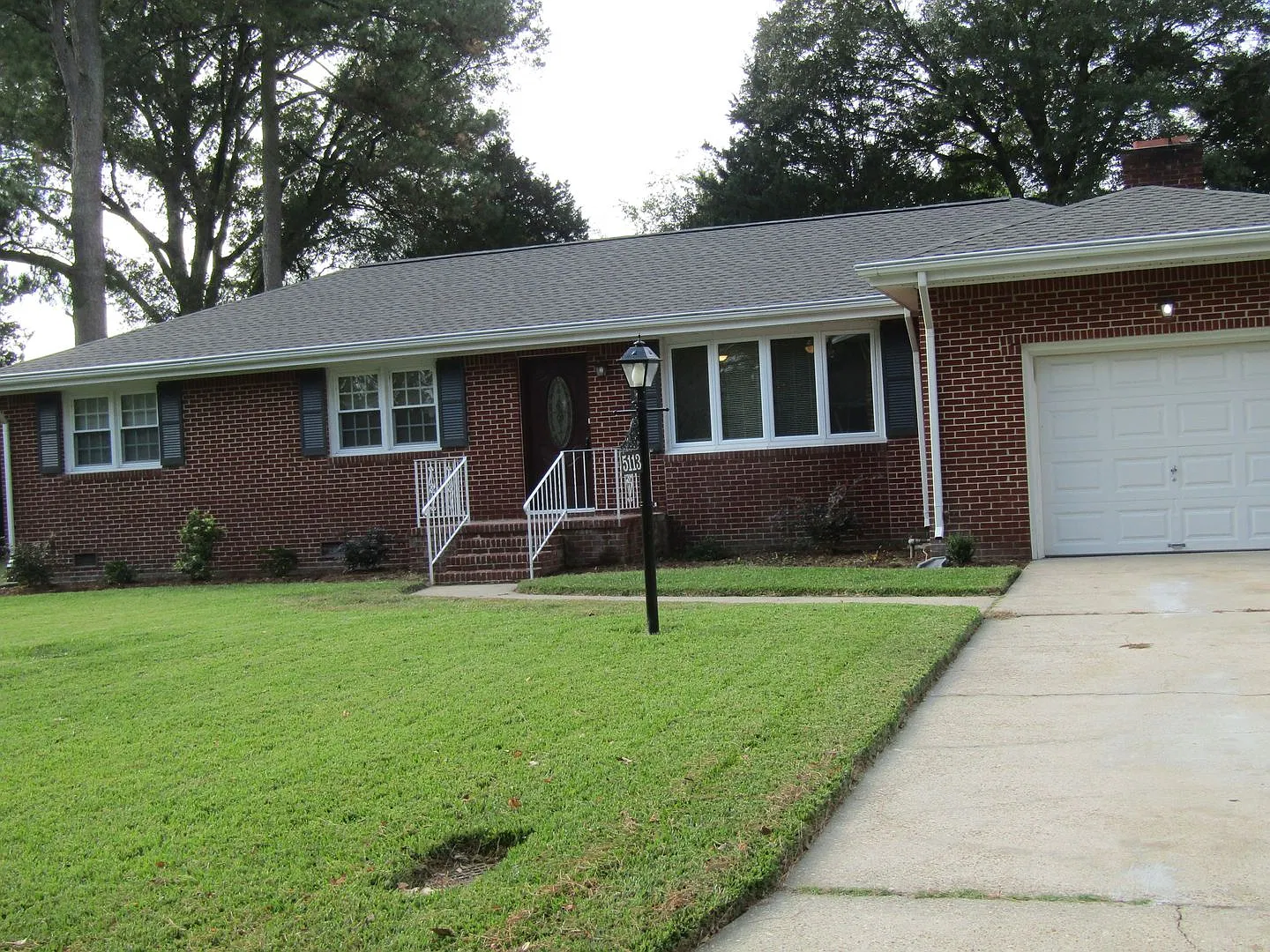 Bellamy Manor — Photo 1