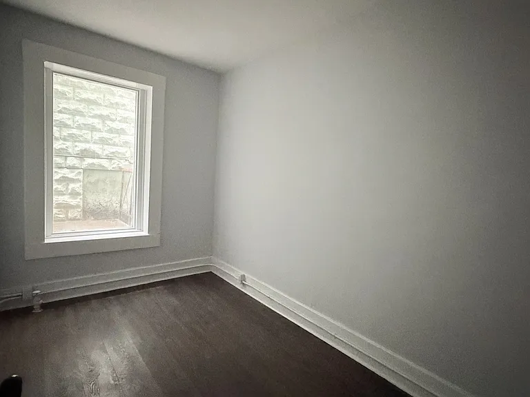 524 Pitt St W #104 — Photo 4