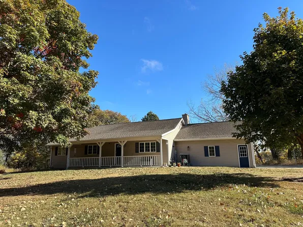 278 Activeaid Rd, Redwood Falls, MN 56283
