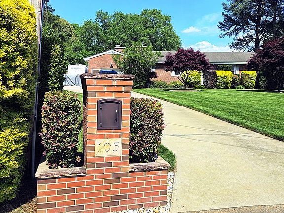2nd image of 105 Trilby Ct