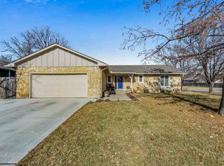 8630 E Longlake St, Wichita, KS 67207