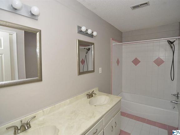 4th image of 16003 Deaton Dr SE