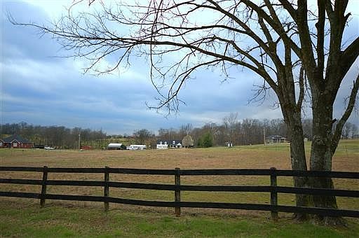 3rd image of 4854 Rock House Rd