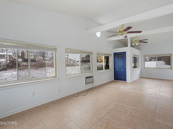 4th image of 5011 Knoxwood Dr