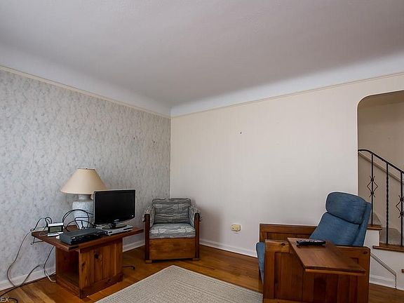 5th image of 2610 Park Dr
