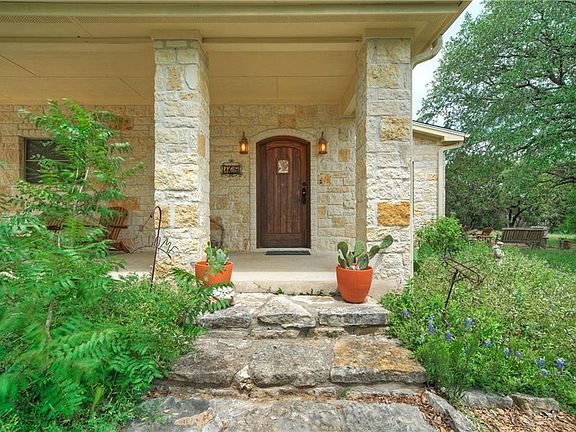 5th image of 108 Oak Crest Dr