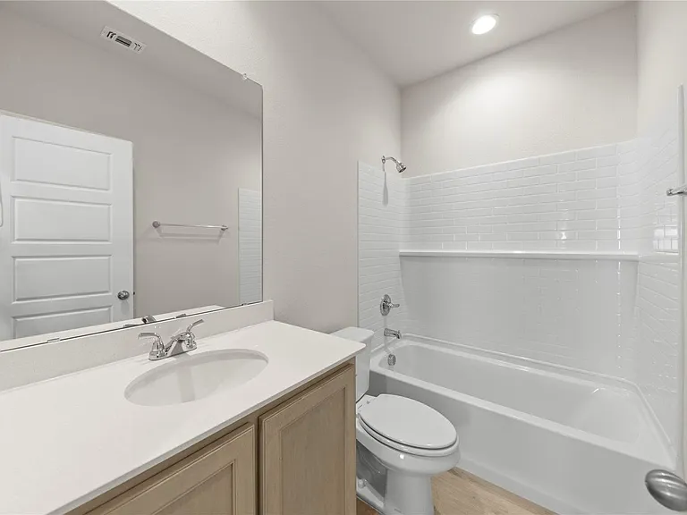1641 Meadow Crest Dr — Photo 15