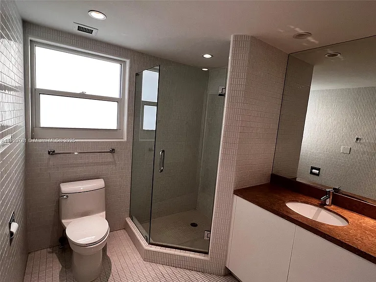 200 Ocean Lane Dr #909 — Photo 11