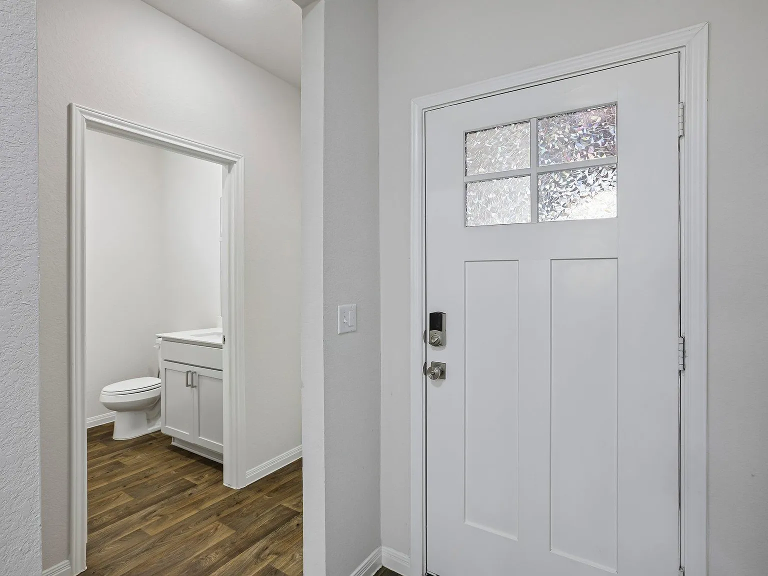 4 bed, 2.0 bath, 1730 sqft, $2,050 — Photo 3