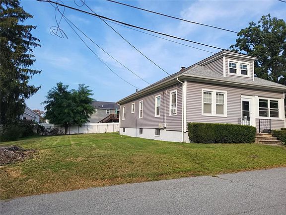 2nd image of 35 Whitaker Ave E