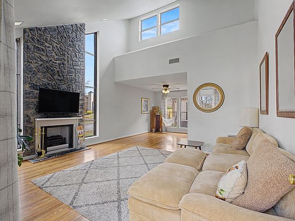 4th image of 218 Harpers Mill Ct