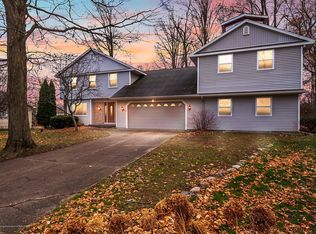 7108 Rock Bridge Rd, Grand Ledge, MI 48837