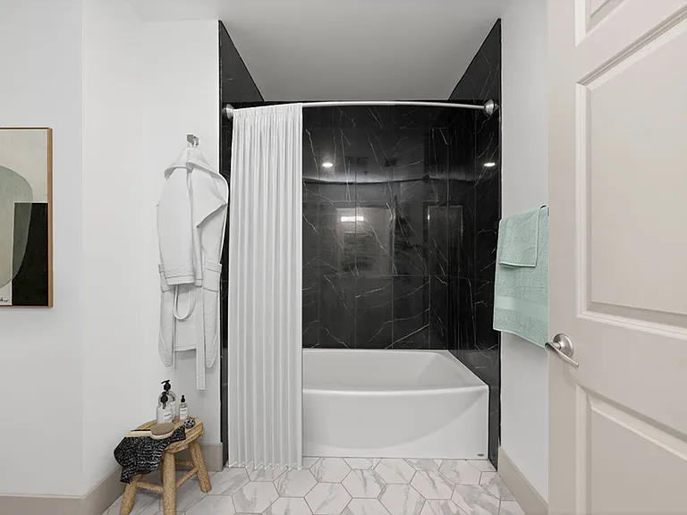 Spa-Inspired Soaking Tub