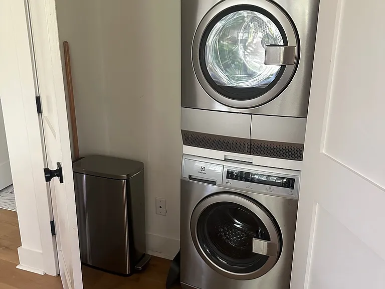 225 Warren St NE #B — Photo 7