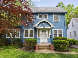 1756 Edgefield Rd, Lyndhurst, OH 44124