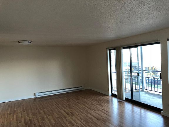 2nd image of 1030 W Nickerson St APT 11