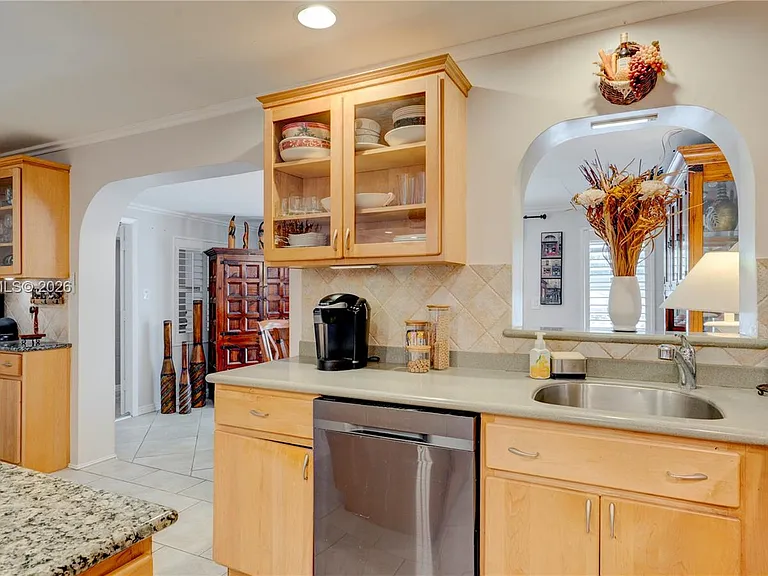 150 Azalea St — Photo 16