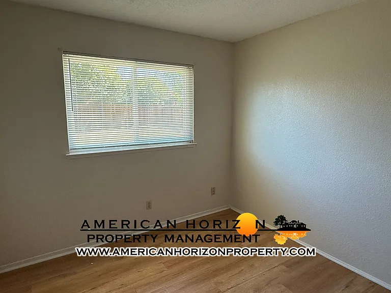 5332 Croxton Way — Photo 12