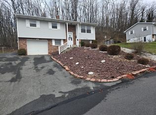 507 3rd St, Blakely, PA 18452