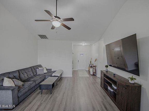 5th image of 500 Shad Boat Court