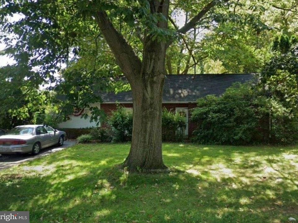 1st image of 150 Stanley Ave