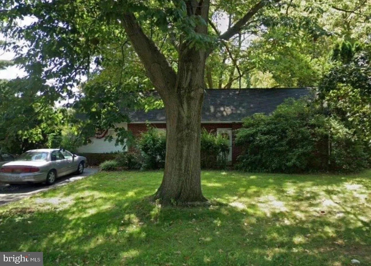 150 Stanley Ave photo 1